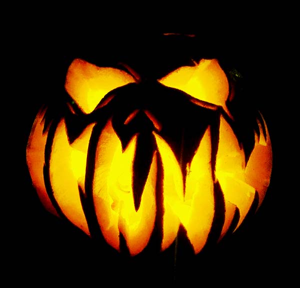 25 Scary & Spooky Halloween Pumpkin Carving Ideas 2017 for Kids & Adults