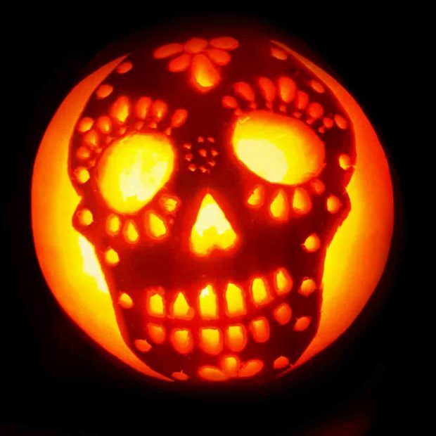 25 Cool, Creative & Scary Halloween Pumpkin Carving Ideas, Designs ...