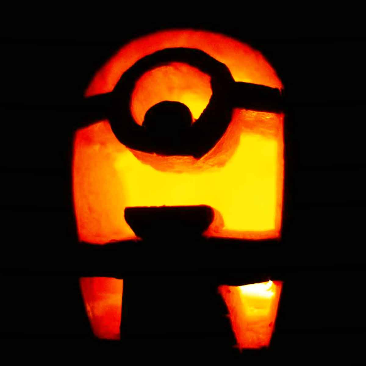 easy minion pumpkin carving