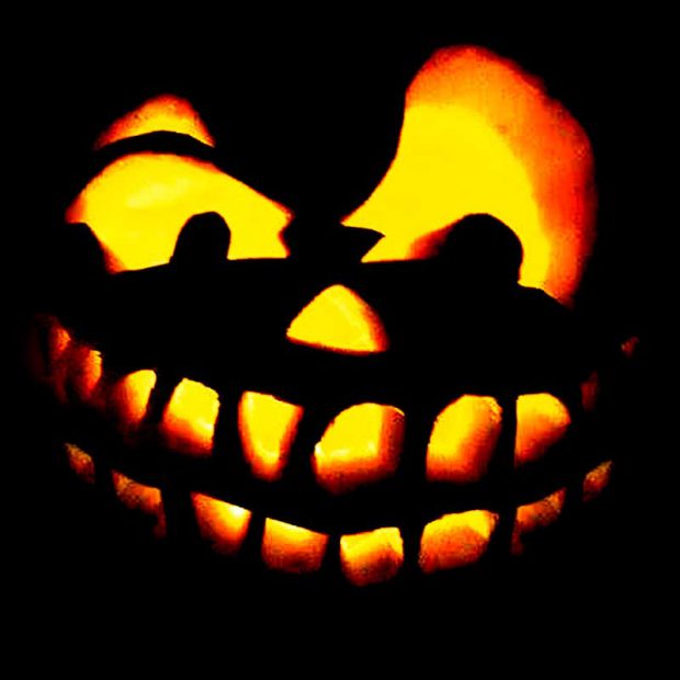 60 Scary Halloween Pumpkin Carving Ideas & Faces 2021 - Designbolts